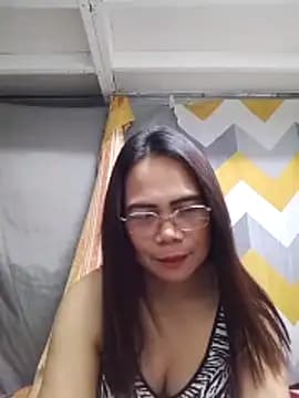 erma_joy live cam on Stripchat