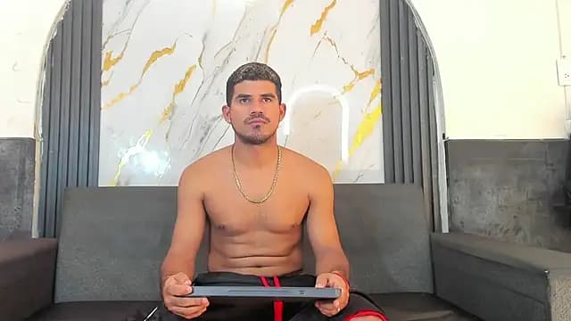 Latins_on_fire live cam