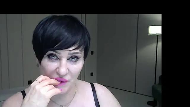 Kleotempt live cam on Stripchat