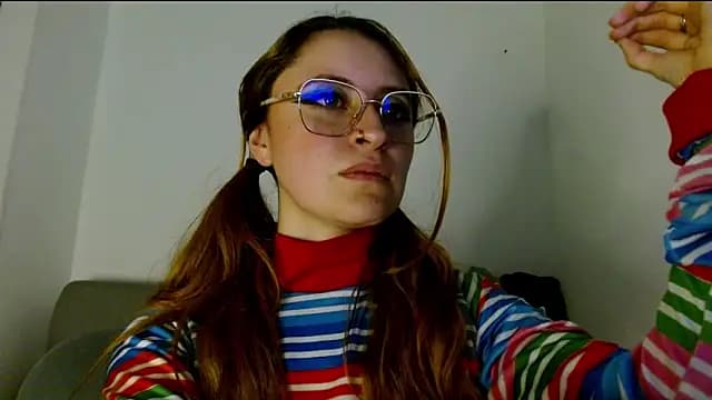 Juls_winter_ live cam on Stripchat