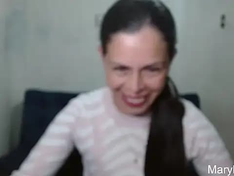 Marilyn_xxxx live cam on Stripchat
