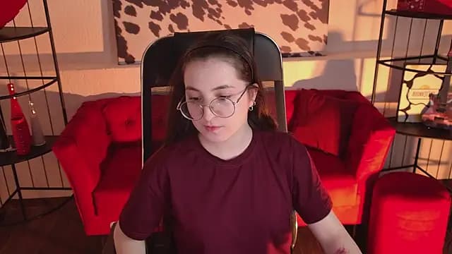 VirtuallVoyant live cam on Stripchat