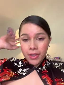 violettabond live cam on Stripchat