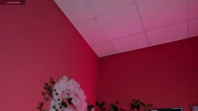 hey_tessa live cam on Stripchat