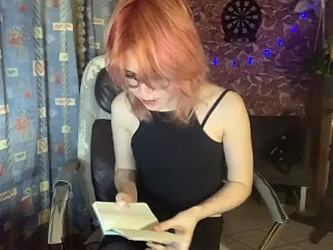 whiny_emo_boi live cam on Stripchat