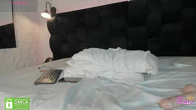 mia_torner_11_ live cam on Stripchat