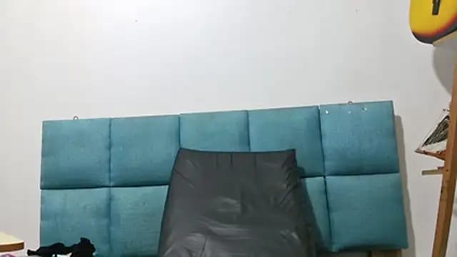 Allyson_Devil live cam on Stripchat