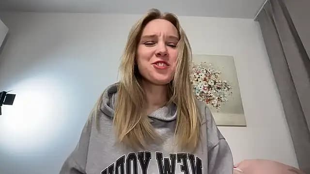 AIicaparkerc live cam on Stripchat