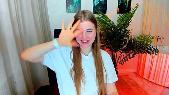 GoldenMirage live cam