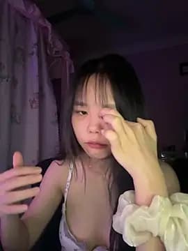 Emely-lysea live cam