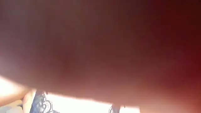 YvonneRobes live cam