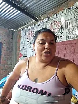 Juli_Powl live cam