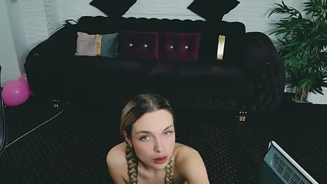 LannaSkyy live cam