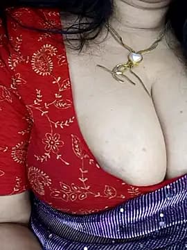 Aarna111 live cam on Stripchat