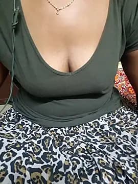 tamil-Diya90 live cam on Stripchat