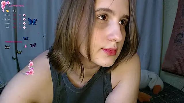 Phantommira live cam on Stripchat