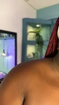 NanyMoreno live cam on Stripchat