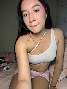 Emi_blair live cam on Stripchat