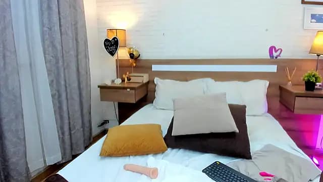 JenniferAuriston live cam