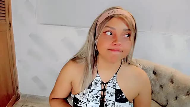 Molly_Logan live cam