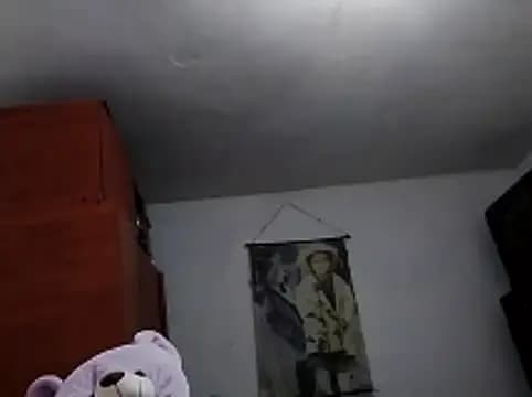 tefutbin3 live cam on Stripchat