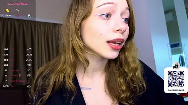 _SofiaBrown live cam on Stripchat