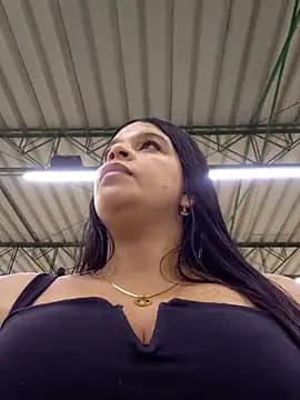 Layla-daring live cam