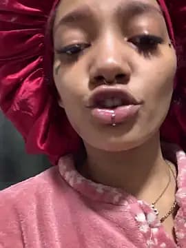 Laanegraofficial_ live cam on Stripchat