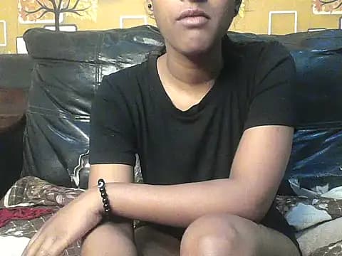 Nancy_001 live cam on Stripchat