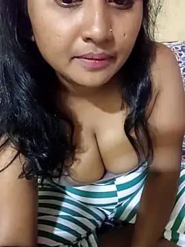 Tridha_2 live cam on Stripchat