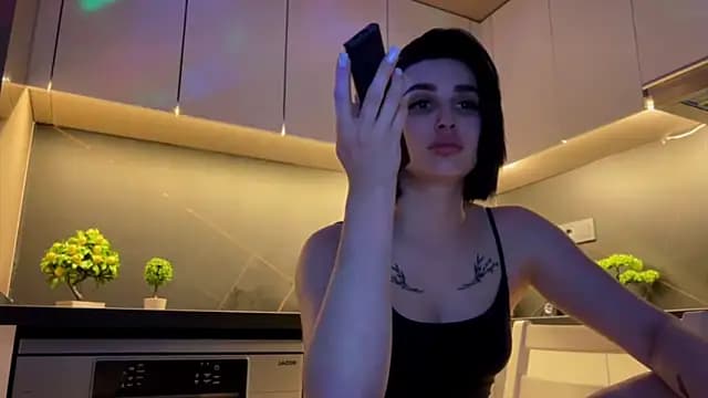 Lada_Dark live cam on Stripchat