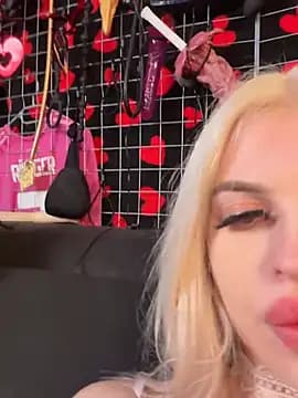 Steffi_Snowbunny live cam on Stripchat