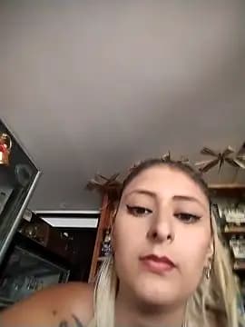 catalella16 live cam on Stripchat