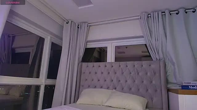 Carol_Daniel live cam on Stripchat