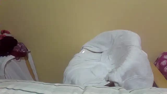 Thandy_17 live cam on Stripchat