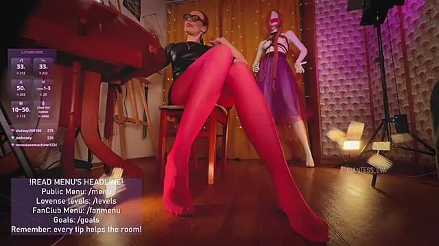 Giantess_Eva live cam on Stripchat