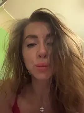 MarinaDiva11_74 live cam on Stripchat