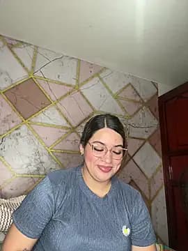 Amira_Malia live cam on Stripchat