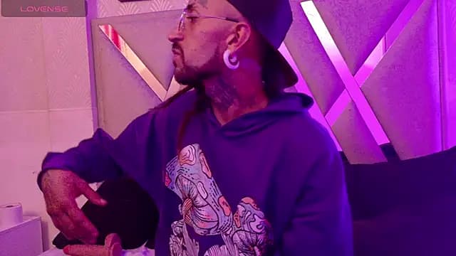 Tattoo_edbosses live cam