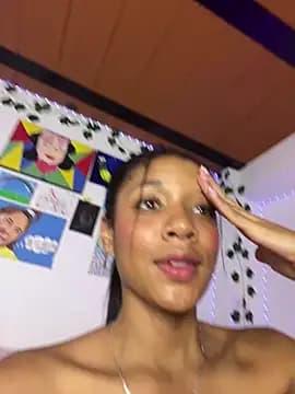 ElectraaJoness live cam on Stripchat