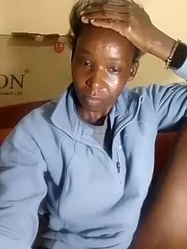 Claris2 live cam on Stripchat