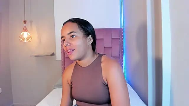 Roxy_Stonee live cam on Stripchat