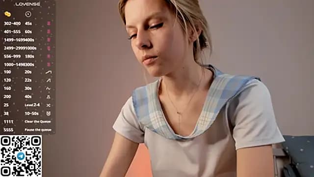 tyty_piupiu live cam on Stripchat