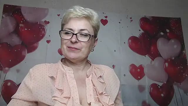 EmiliaGree live cam on Stripchat