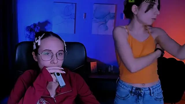 mona_cloud live cam on Stripchat