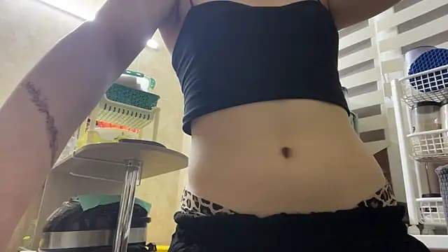 SlitheryTrudge live cam on Stripchat