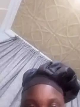 ladyD001 live cam on Stripchat