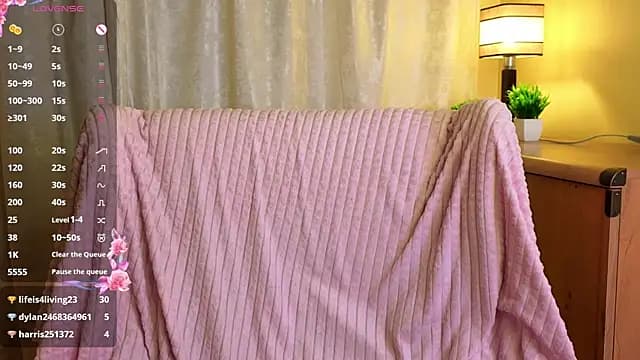 LatinaHuguenin live cam