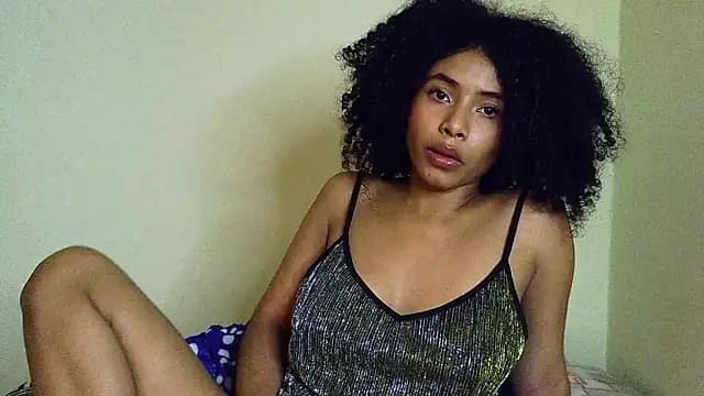 Larita_curly live cam