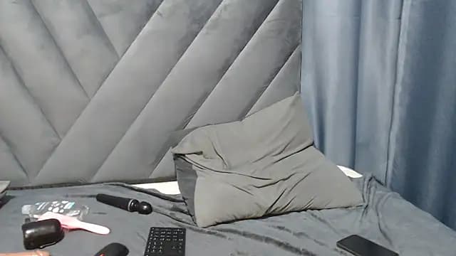 ThickTemptress18 live cam on Stripchat